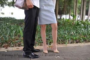 IESS Silk Foot Bento 127: Stunning Outdoor Stocking Fashion and Urban Photography - image 55
