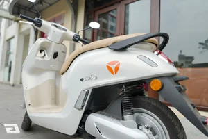 Yadea Osta H+ Review: Smart 50cc Scooter Packed with High-Tech Features - image 9