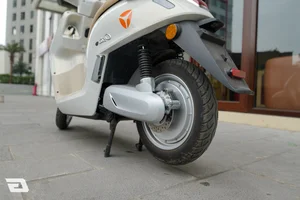 Yadea Osta H+ Review: Smart 50cc Scooter Packed with High-Tech Features - image 12
