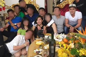 Supermodel Vinh Thuy’s Elegant Wife Captivates Fans with Her Stunning Beauty - image 0