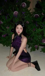 Tam Tit Captivates Fans with Ethereal and Seductive Fairy-Like Aesthetic - image 6