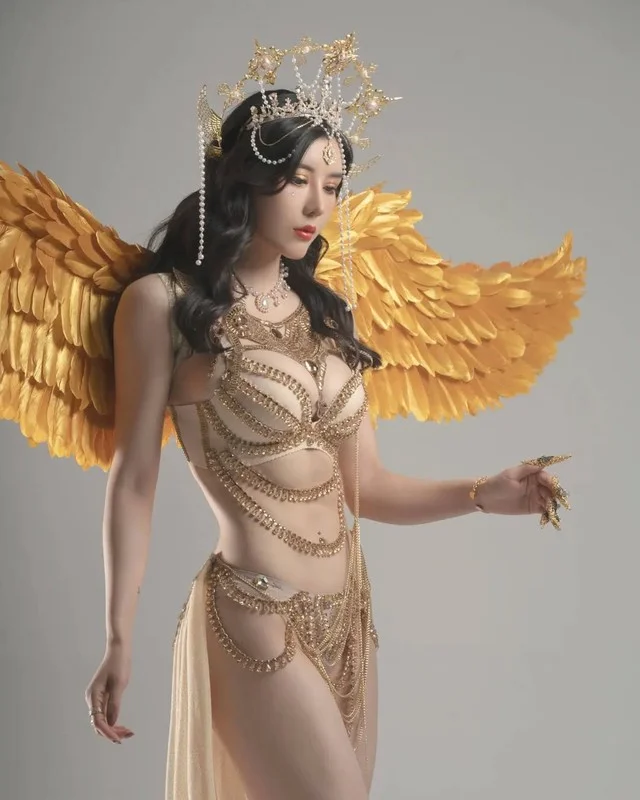 Stunning Chinese Fitness Model and Gym Goddess Redefining Health and Aesthetics