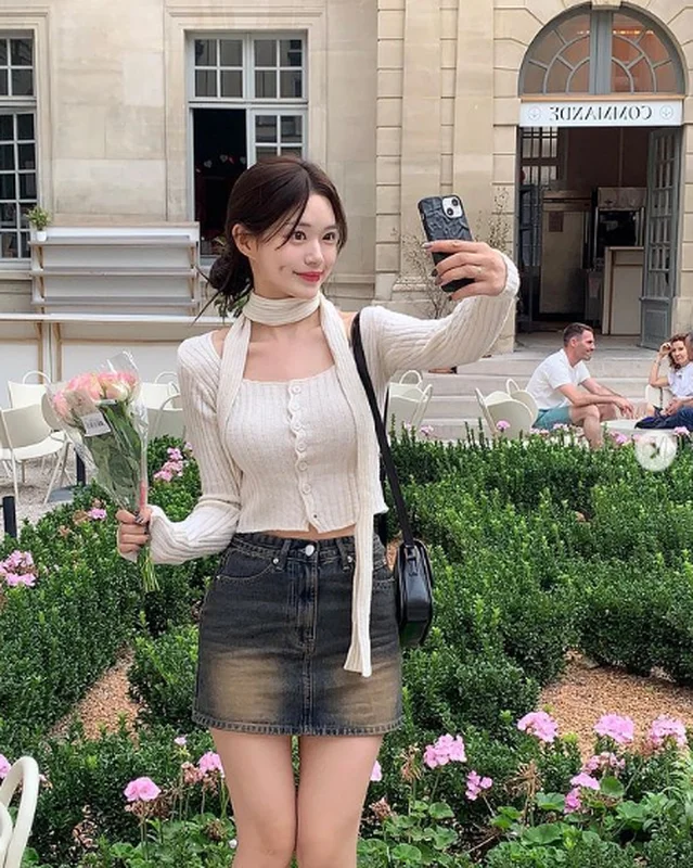 The Charming Korean Dimple Girl Stealing Hearts Across Social Media
