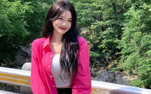 The Charming Korean Dimple Girl Stealing Hearts Across Social Media - image 6