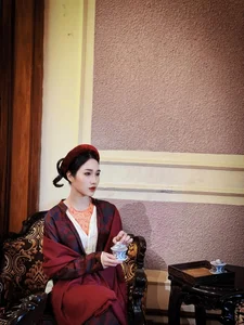 Diệu Thúy: The Stunning 'Ả Đào' Singer in 'Peach Blossoms, Pho and Piano' Redefining Classical Vietnamese Beauty and Grace - image 4