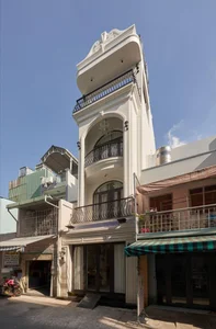 Neoclassical Elegance in a 3m Alley: A Masterpiece of Small-Space Luxury Architecture - image 11