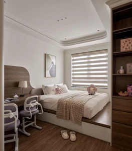 Neoclassical Elegance in a 3m Alley: A Masterpiece of Small-Space Luxury Architecture - image 31