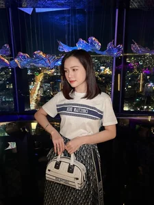Social Media Star's Candid Appearance Sparks Viral Online Debates - image 6