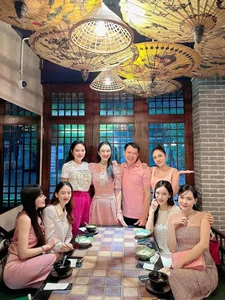 Social Media Star's Candid Appearance Sparks Viral Online Debates - image 1
