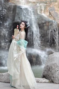 Elegant Garden Portraits: Yu Wen in Art Language Vol.6248 - image 4