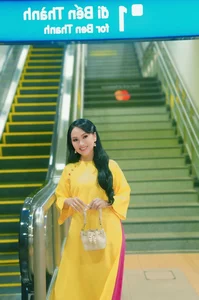 Billionaire Singer Ha Phuong Shares Nostalgic Memories for the Year of the Snake - image 1