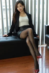 Xiao Jie: The Ethereal Movement of a Woman Like the Wind - IESS Gallery - image 1
