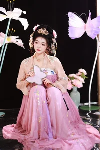Sophisticated Style: YiTuYu Art Language Vol.5651 Featuring KaiLin Jiang - image 4