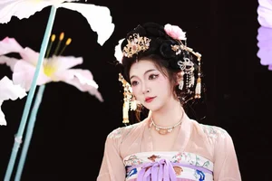 Sophisticated Style: YiTuYu Art Language Vol.5651 Featuring KaiLin Jiang - image 0
