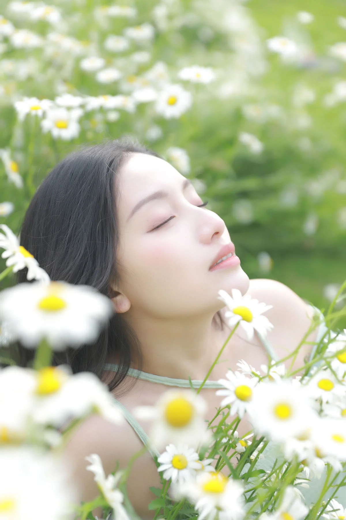 YiTuYu Art Language Vol.7001: Exquisite Visual Artistry with Model Jing Zi Jinns