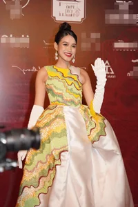 Fashion Face-Off: Lê Hoàng Phương and Đỗ Thị Hà Style Analysis - image 5