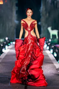 Fashion Face-Off: Lê Hoàng Phương and Đỗ Thị Hà Style Analysis - image 3