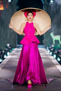 Fashion Face-Off: Lê Hoàng Phương and Đỗ Thị Hà Style Analysis - image 10