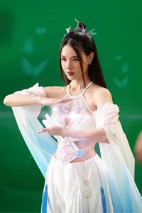 Midu Stuns in Anime-Filtered Bikini Trend But Real Photos Shine Brighter - image 3