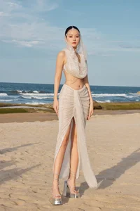 Midu Stuns in Anime-Filtered Bikini Trend But Real Photos Shine Brighter - image 7