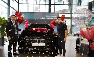 Inside the Massive Wealth of Quang Hai and Chu Thanh Huyen: Luxury Cars, Real Estate, and High-End Brand Collections - image 7