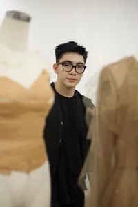 Phan Huy Showcases Vietnamese Haute Couture Excellence at Paris Fashion Week for the Third Time - image 3
