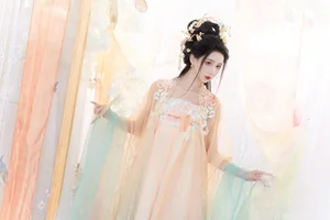 Elegant Visuals in YiTuYu Art Language Vol.5606 with Qi Luo Sheng De Xiao Su Su - image 17