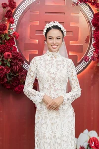 Bold Bridal Trends: Vietnamese Celebrities Shining in Sheer and Transparent Wedding Dresses - image 5