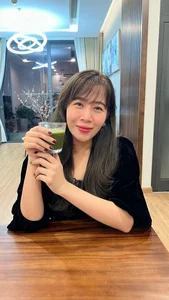 Ageless Beauty: Famous Road to Mount Olympia Star Stuns Fans with Flawless Bare-Faced Photos in Her 40s - image 5