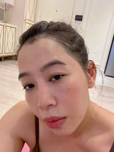 Ageless Beauty: Famous Road to Mount Olympia Star Stuns Fans with Flawless Bare-Faced Photos in Her 40s - image 2