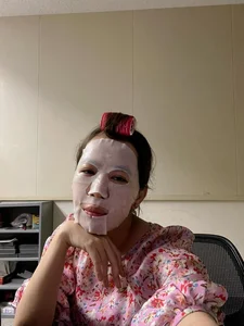 Ageless Beauty: Famous Road to Mount Olympia Star Stuns Fans with Flawless Bare-Faced Photos in Her 40s - image 1