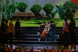 A Life in Art: The Moving Tribute Performance to President Ho Chi Minh - image 11