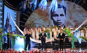 A Life in Art: The Moving Tribute Performance to President Ho Chi Minh - image 10