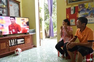 Why Footballer Doan Van Hau Hasn't Built a New House for Parents - image 0