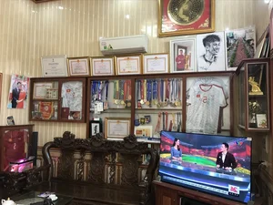Why Footballer Doan Van Hau Hasn't Built a New House for Parents - image 3