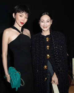 Toc Tien Shines Alongside Yang Mi and Baifern Pimchanok at LOEWE Crafted Exhibition - image 11