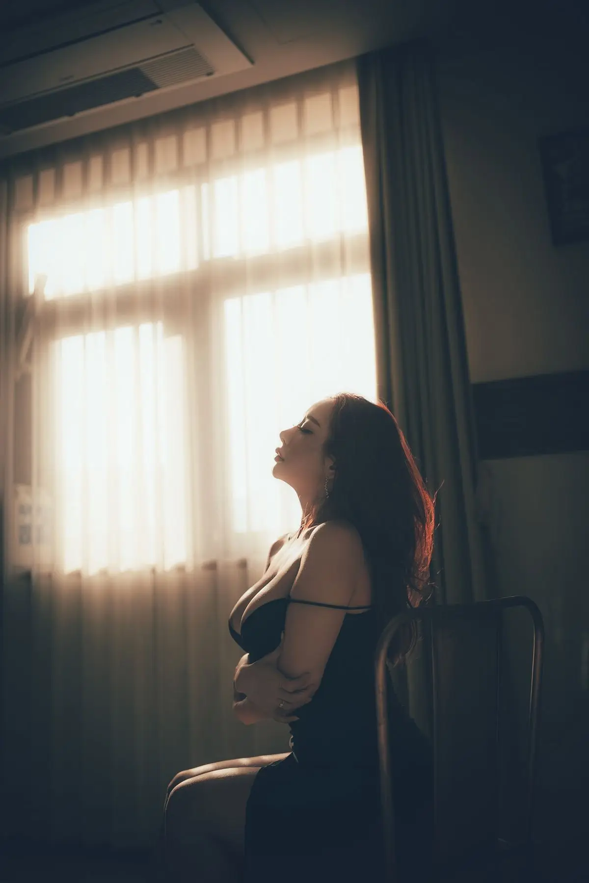 SOYOUNG In The Hotel: Discover Her Alluring Beauty and Emotion (59P)