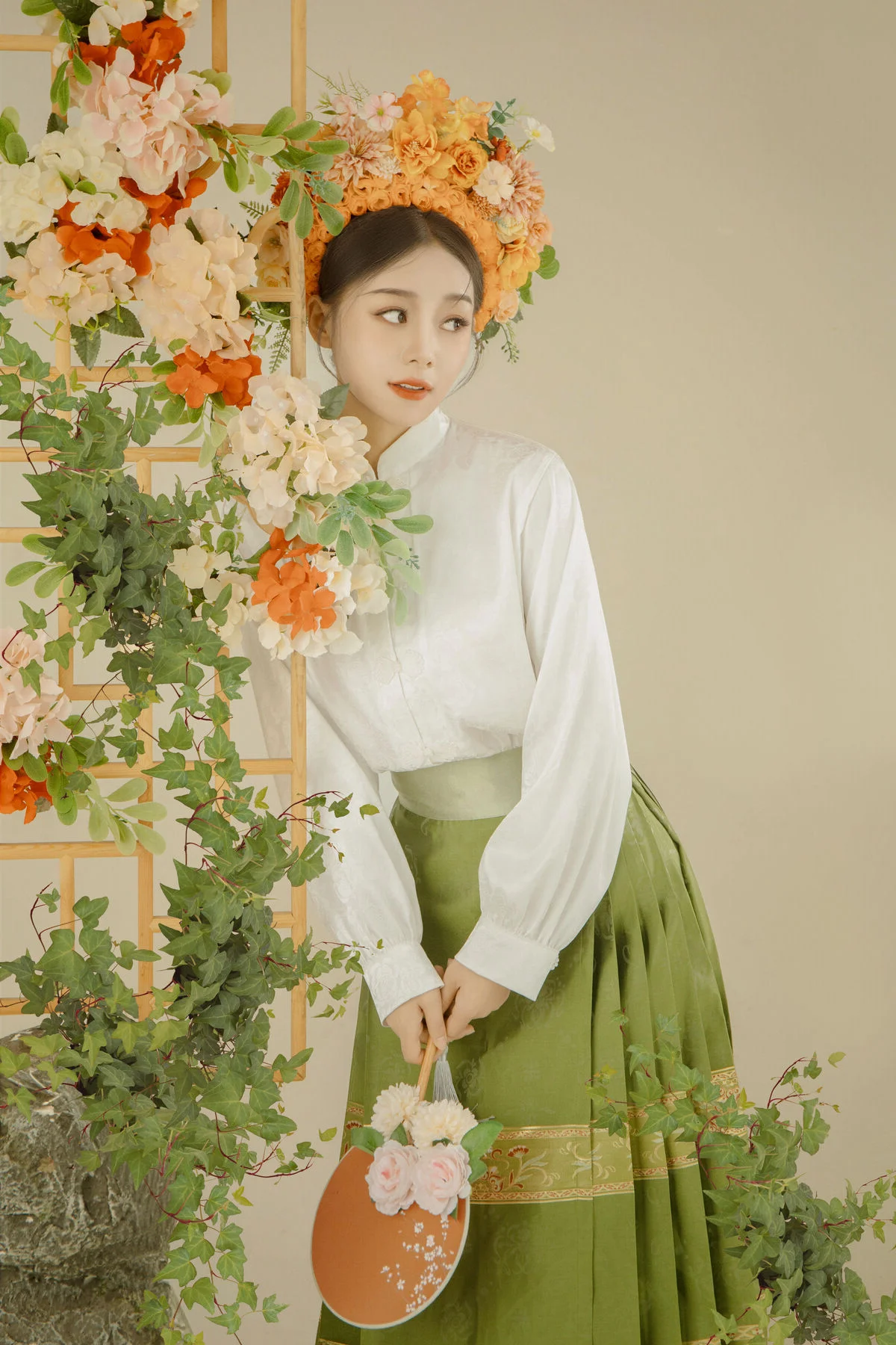 Intimate Artistry in YiTuYu Art Language Vol.6332 with Juan Juan