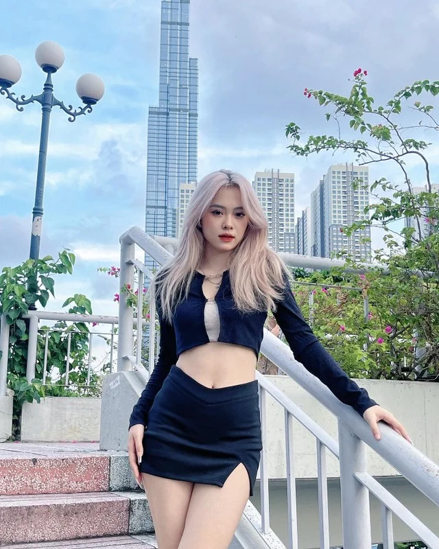 Stunning Portraits of Võ Nữ Ngân Hà: A Fusion of Beauty and Elegance