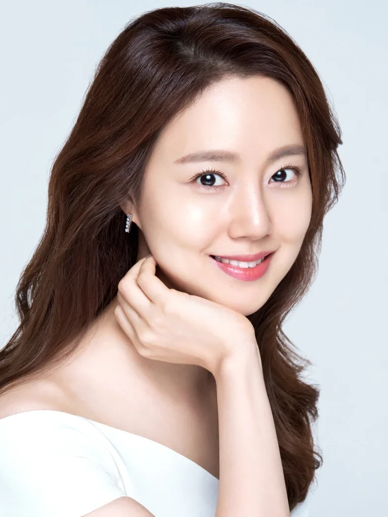 Song Joong Ki's Rumored Ex-Girlfriend Ties the Knot at 40: Identity of Groom Revealed