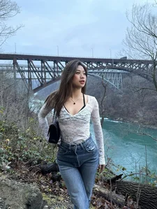 Former Gymnast Pham Nhu Phuong Enjoys New Chapter with Stunning US Vacation - image 3