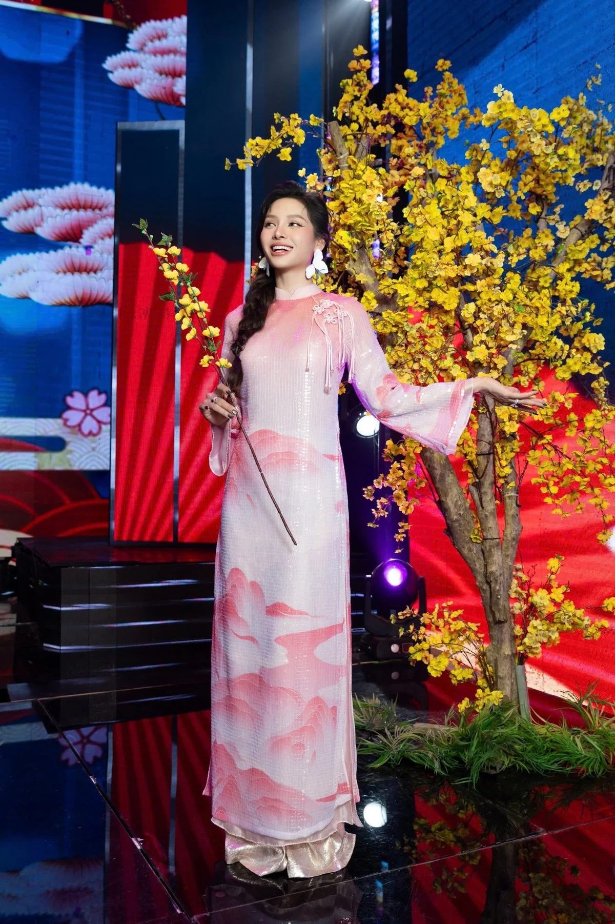 Vietnamese Beauties Celebrate Spring in Traditional Ao Dai Fashion