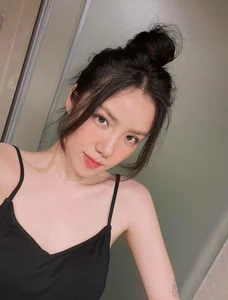 Stunning Thanh Hoa Native Dubbed 'National Wife' by Netizens at U40 - image 8