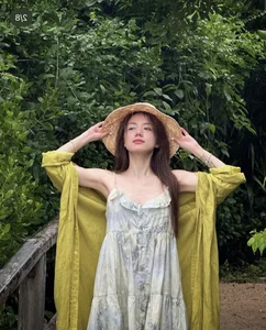 Stunning Thanh Hoa Native Dubbed 'National Wife' by Netizens at U40 - image 3