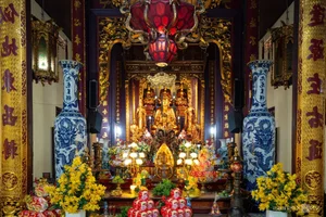 Ancient Hanoi Temple Hosts Sacred Procession for 500 Year Old Relics - image 8