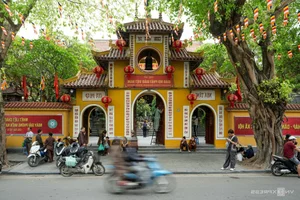 Ancient Hanoi Temple Hosts Sacred Procession for 500 Year Old Relics - image 0