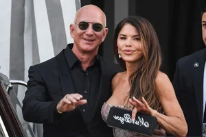 Inside the Ultra-Luxury Handbag Collection of Lauren Sanchez - image 3