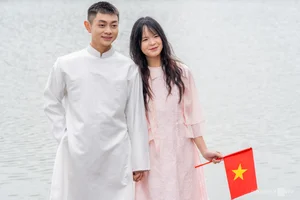 Hanoi's 'Muses' Gather for Traditional Tet Holiday Photography - image 6