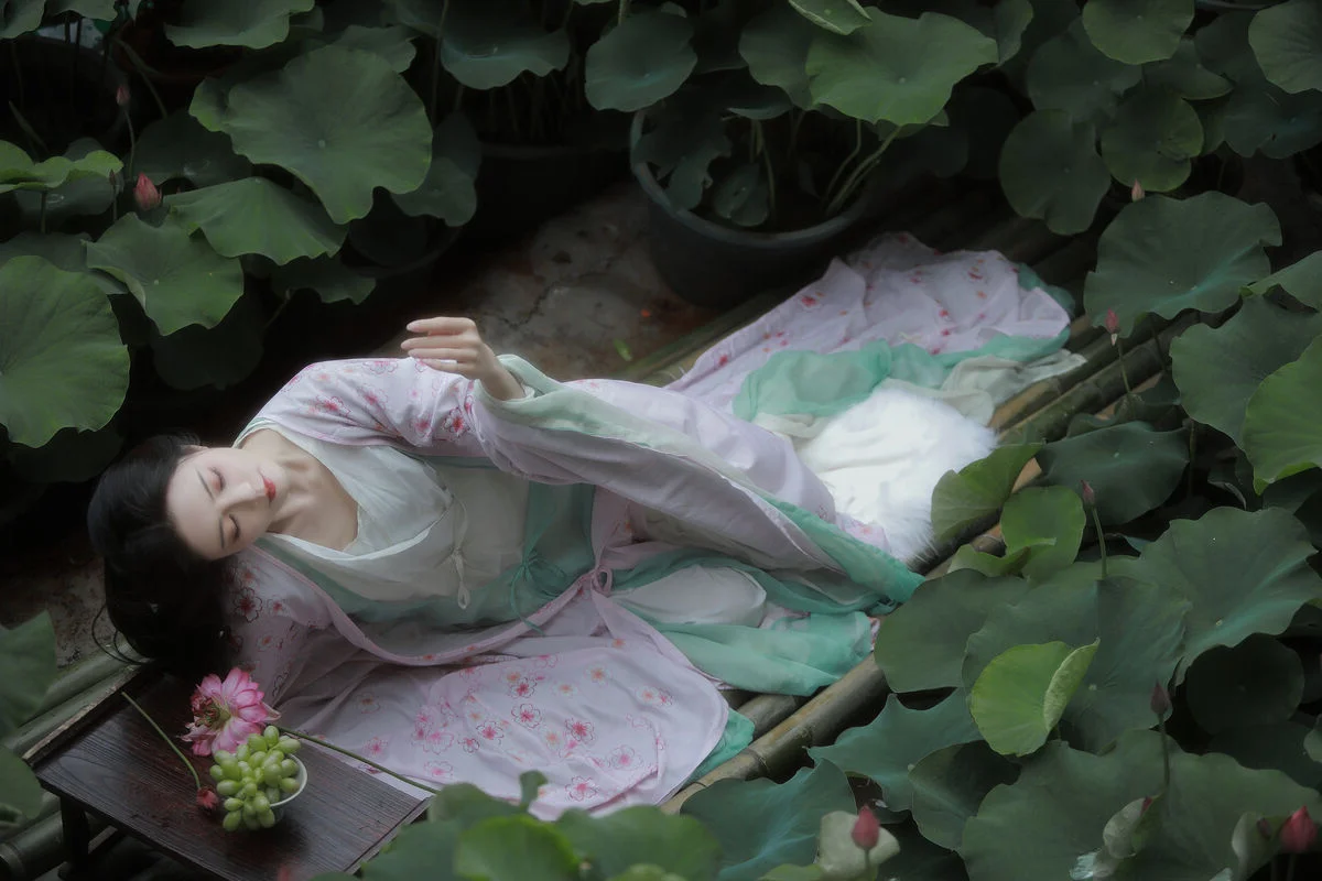 Artistic Portraits of Wu Sui Sui in YiTuYu Art Language Vol.7359