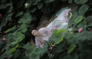 Artistic Portraits of Wu Sui Sui in YiTuYu Art Language Vol.7359 - image 2